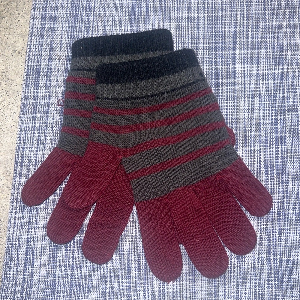 🚫♻️Maroon Gray Black Knit Gloves